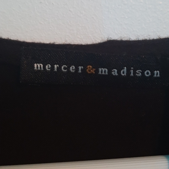 Black long sleeve faux cardigan top - Picture 2 of 4